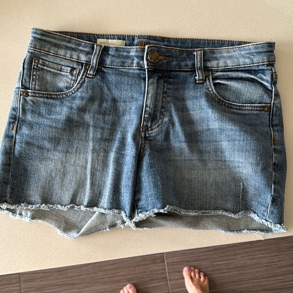 Kut from the Kloth Gidget Frey short Denim Shorts sz 6